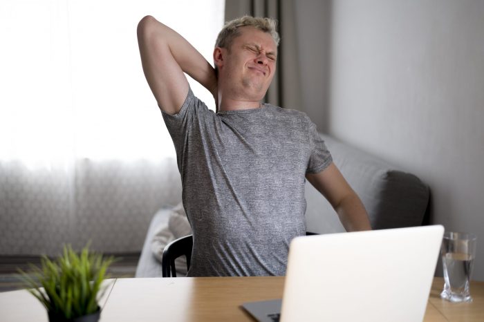 dolor_lumbar_lumbalgia_como_influye_el_teletrabajo_en_el_riesgo_de_padecer_lumbalgia_unidad_de_dolor_y_traumatologia_del_Hospital_La_Paloma_en_Las_Palmas